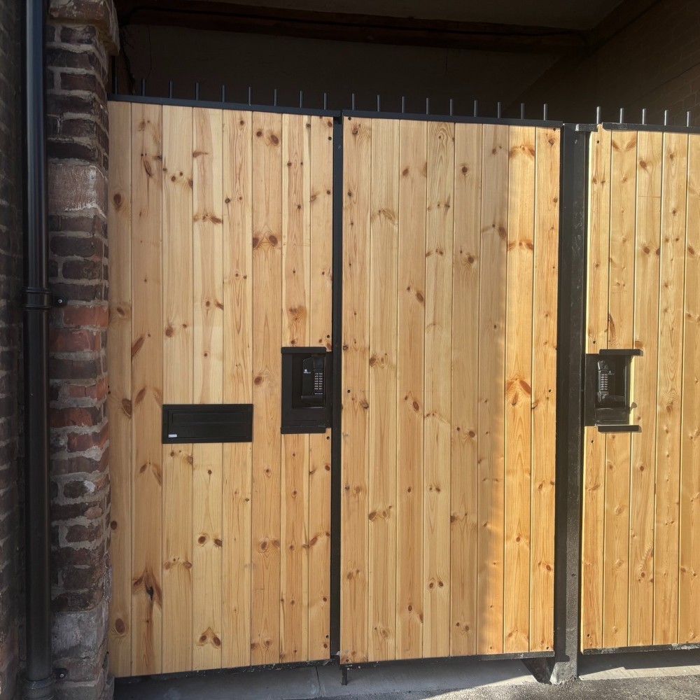 Gate Mounted Letterbox   W3 1   Black   Lifestyle Photo 1