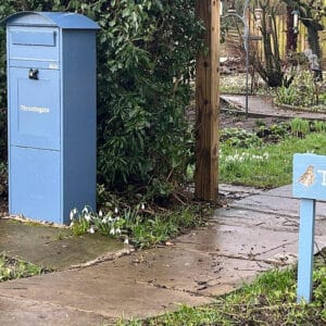 Parcel Box Lovisa Blue Lifesyle Image