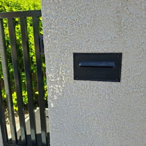 Through The Wall Letterbox Rolle Nero Lifestyle Photo 2 Through The Wall Letterbox Rolle Nero Lifestyle Photo 2