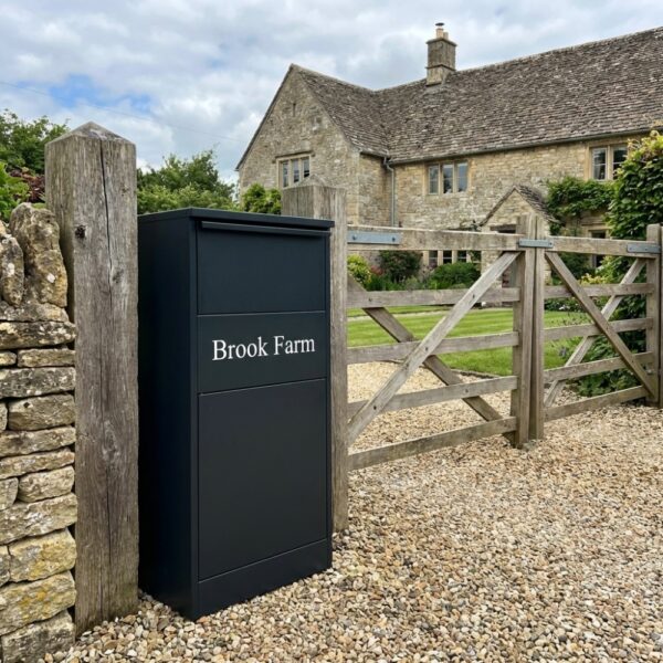 Secured Free Standing Rear Access Buzzard Outdoor Extra Large Parcel Box Black