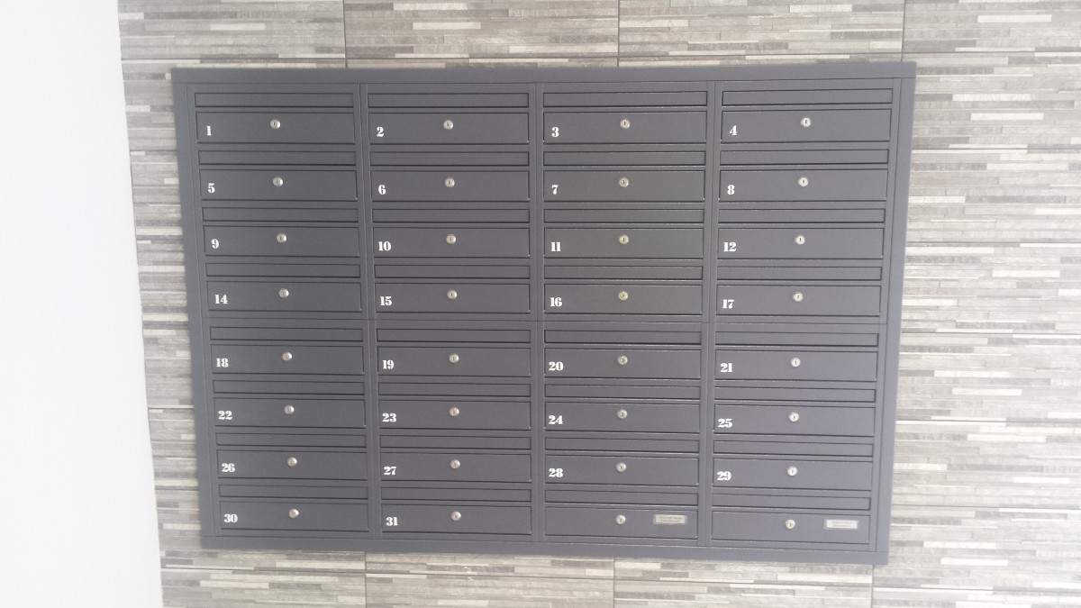 Recessed mounted letterboxes E1